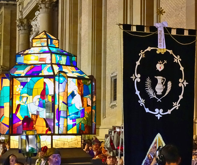 La Cofradía en el Rosario de Cristal La Cofradía en el Rosario de Cristal