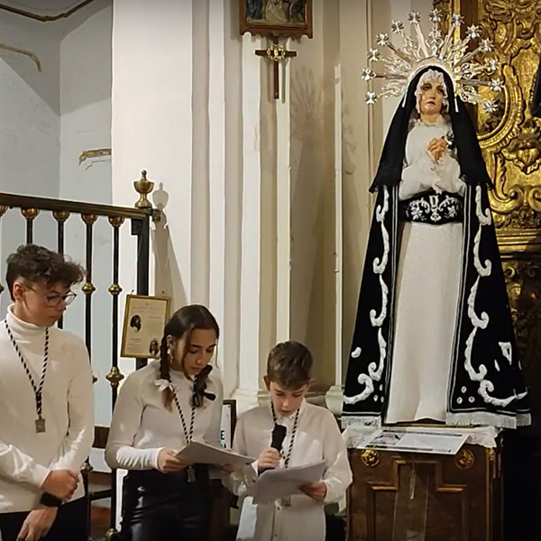 Vía Crucis de los Niños Vía Crucis de los Niños